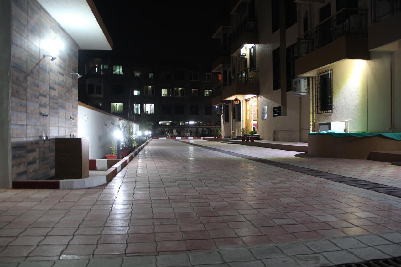 Hira Laxmi Residency Hotel Alibag Exterior photo